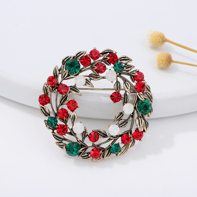 Christmas series jewelry brooc - Embroidery Font review and price