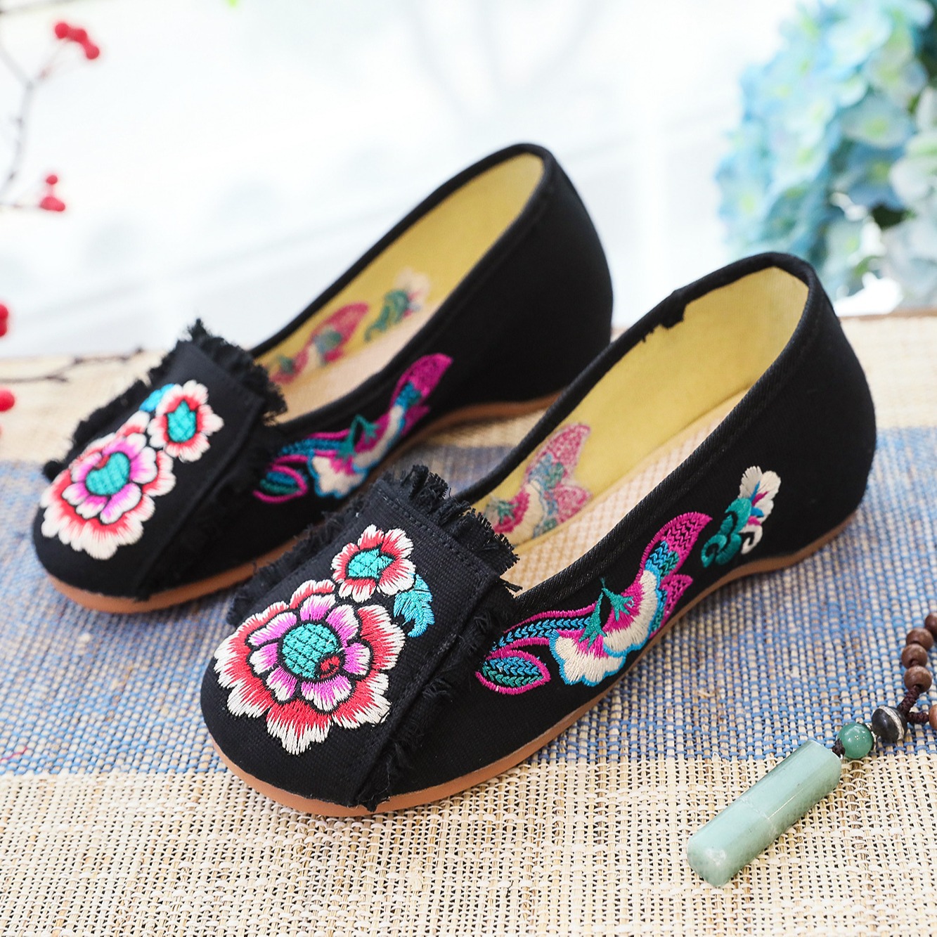 Woman Woven Shoes New Ethnic S - Embroidery Shoes review and price